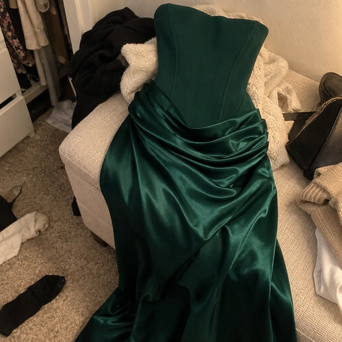 Vespera — La Robe En Satin à Lacets Corset — photo d'un client 8